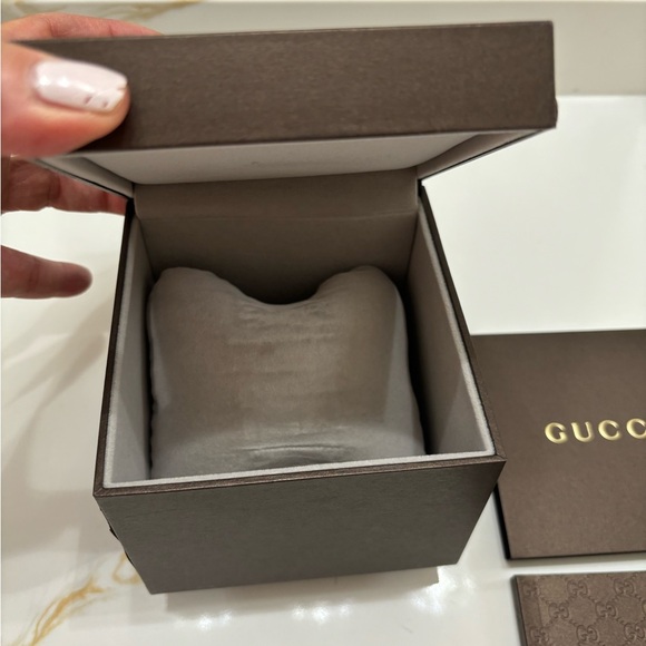 Gucci Stainless Steel Twirl Watch with Mother of Pearl Face - Picture 14 of 14